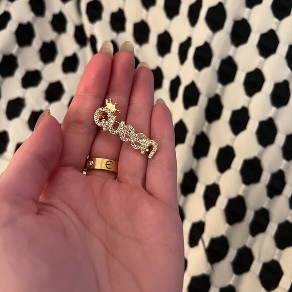 🧷👑QUEEN Gold Tone Sparkly Brooch/Pin - Picture 4 of 6